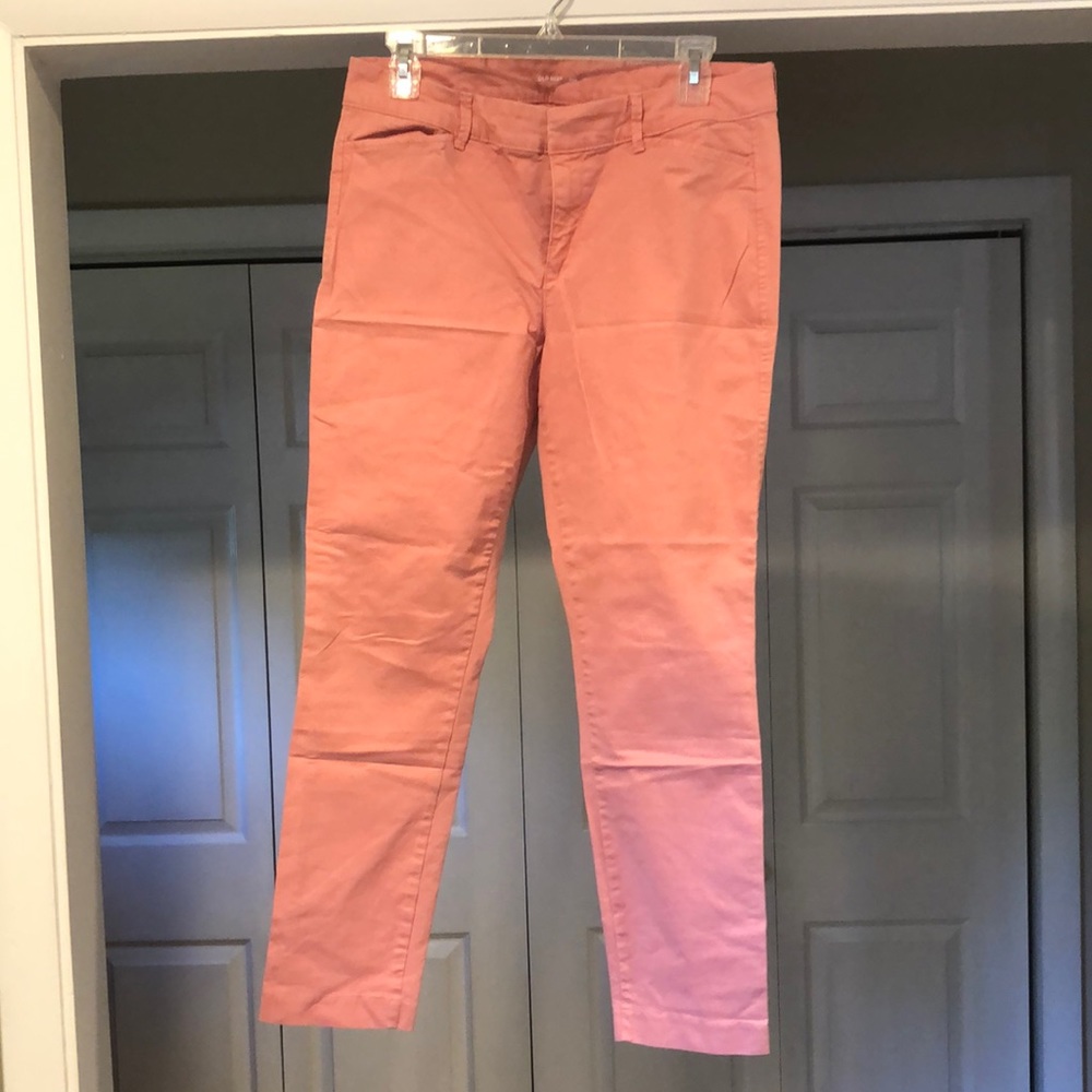 Old navy size 10 ankle length salmon color